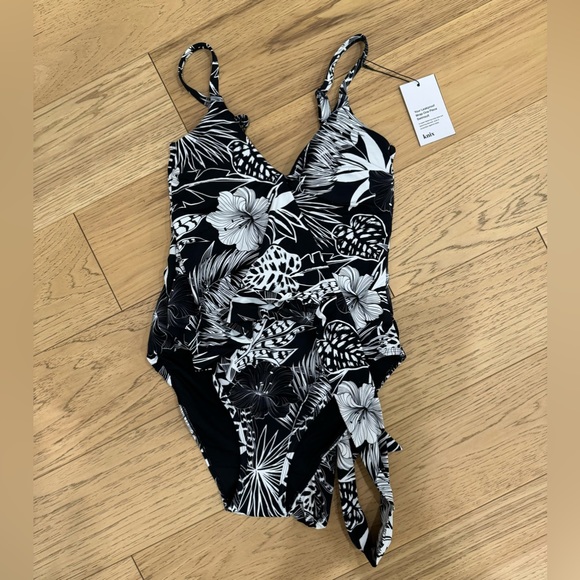 Knix - Leakproof Side-Tie One Piece Swimsuit - Hibiscus Heat - Medium - Picture 12 of 14